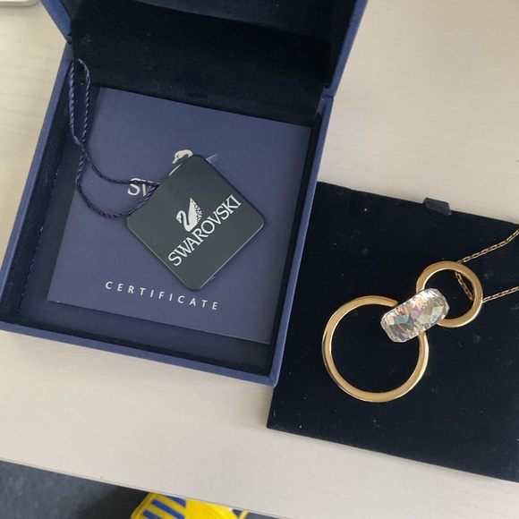 Stunning Swarovski Gold Necklace Perfect Condition - Picture 2 of 6
